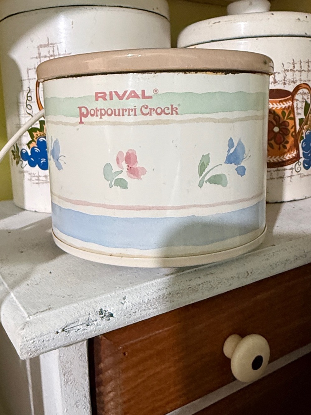 Rival Porpourri Crock in Cream with Pastel Floral Design 1988